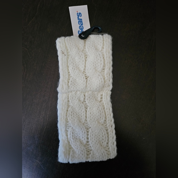 💥Free W/ Purchase 💥                   NWT Jessica Ear Warmer - Picture 2 of 4